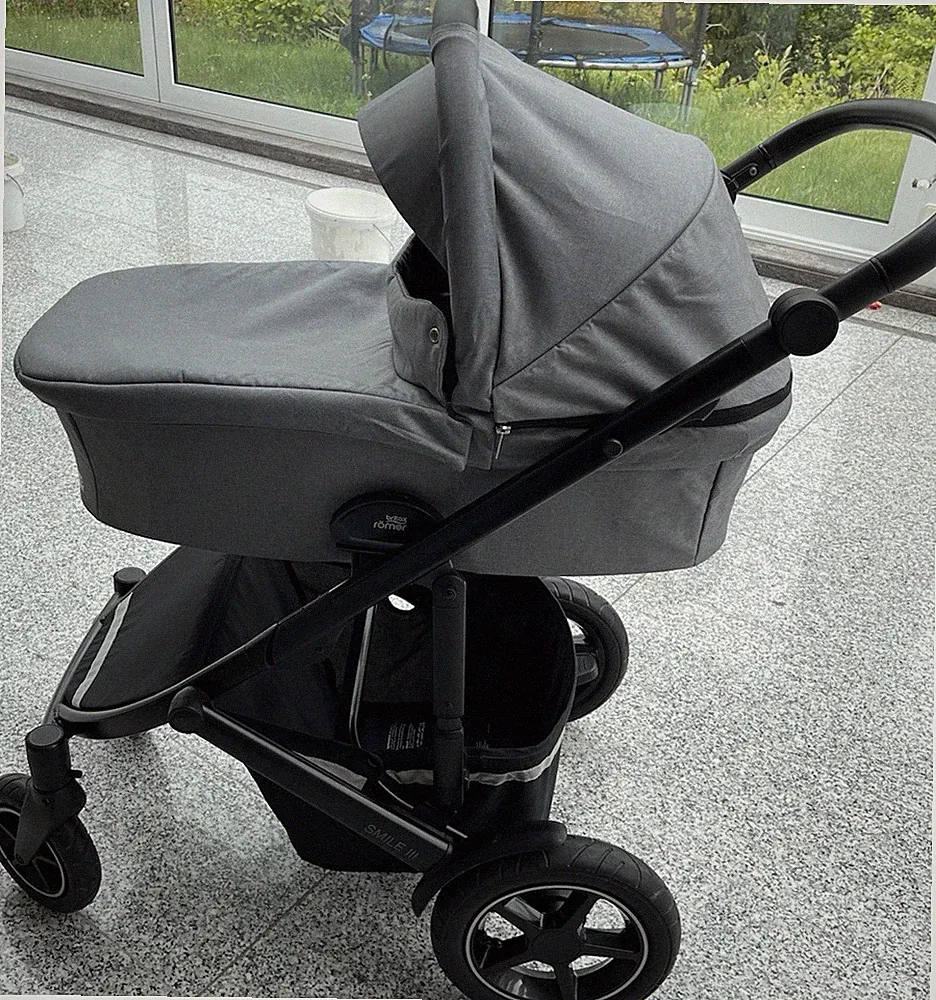 Britax Römer SMILE 5Z Kombikinderwagen grau mit Babywanne, Sportsitz, 5-Punkt