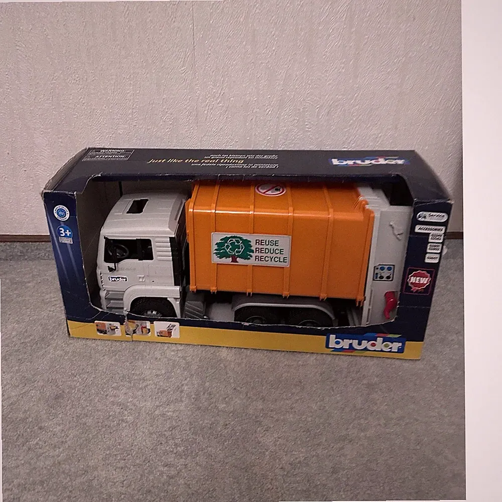 bruder Spielzeug Müllwagen LKW weiß orange Recycle für Kinder