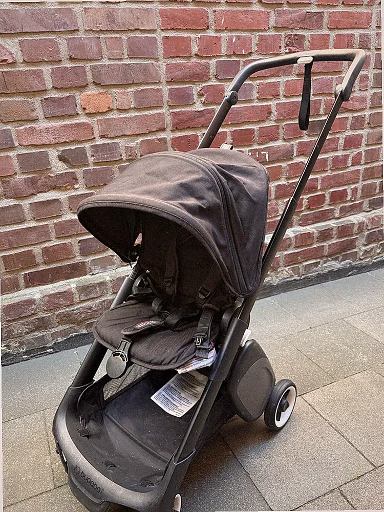 Bugaboo Ant Reisebuggy Kinderwagen schwarz kompakt faltbar