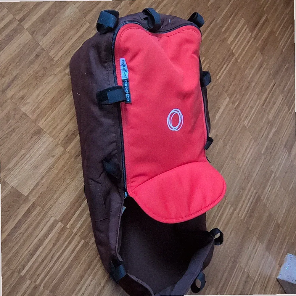 Bugaboo Cameleon Softtragetasche Babywanne für Kinderwagenaufsatz Rot/Braun