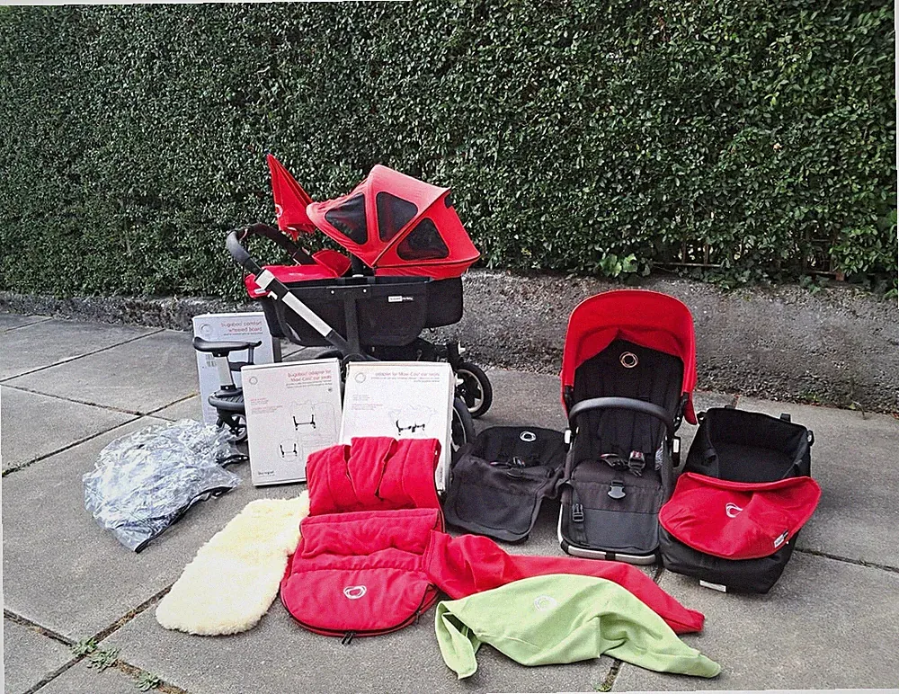 Bugaboo Donkey Kombikinderwagen Zweisitzer rotschwarz Zwillingswagen Geschwister