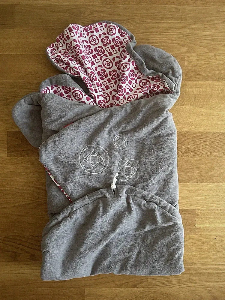 BYBOOM Baby Einschlagdecke für Babyschale, Kindersitz, Kinderwagen, Grau