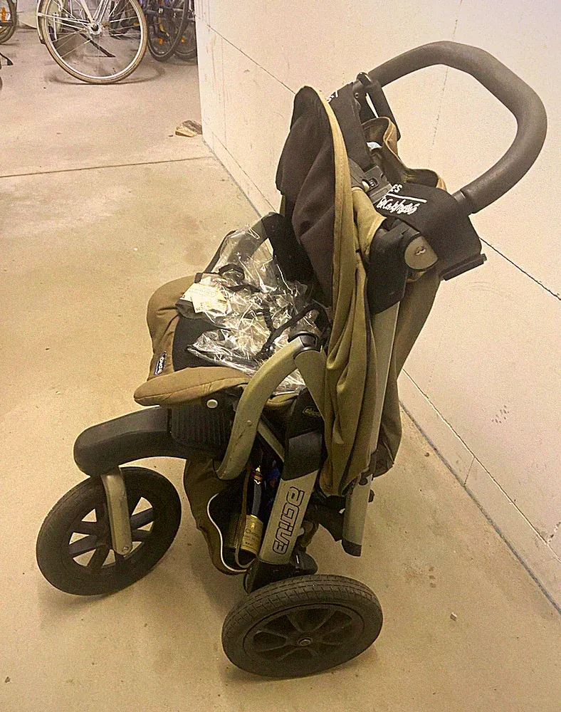 Chicco Jogger Kinderwagen Buggy 3-Rad faltbar, Einsitzer, Beige/Schwarz