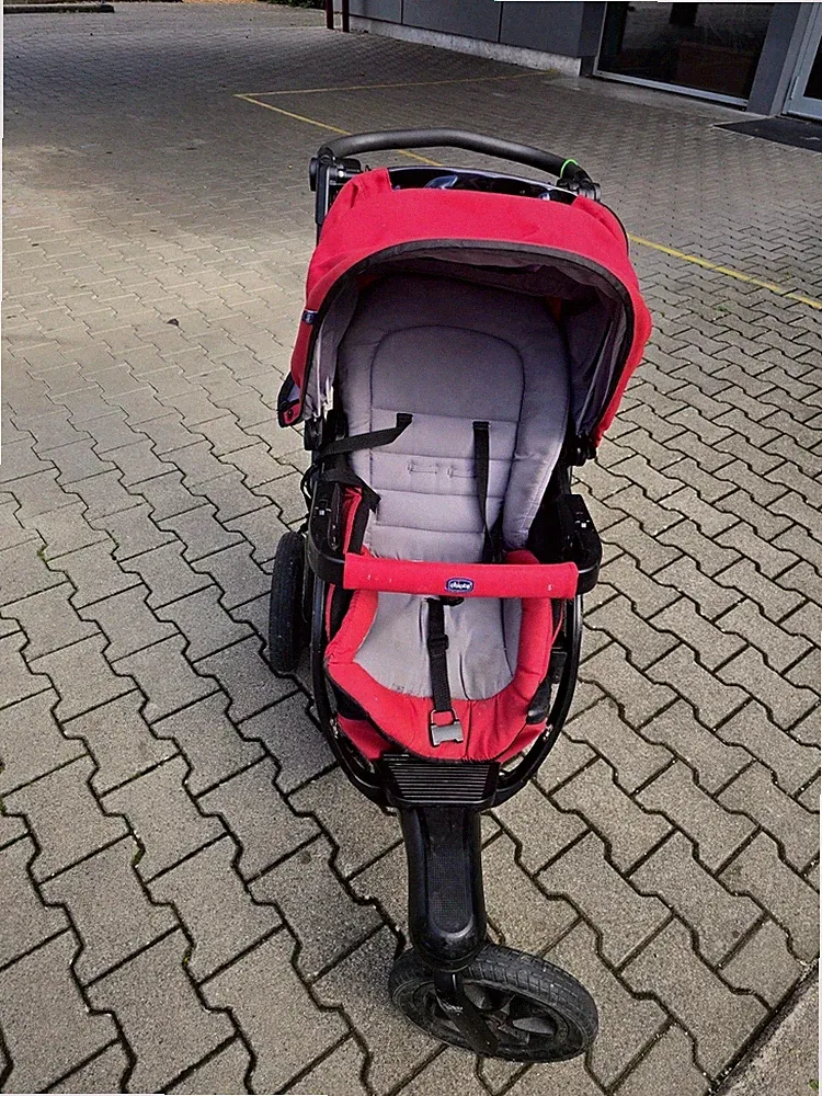 Chicco S3 Jogger Kinderwagen rot/grau mit Babyschale und Maxi-Cosi Adapter