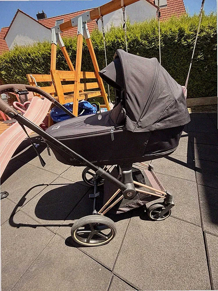 Cybex Priam Kombikinderwagen/Sportwagen schwarz mit Babywanne, Sportsitz