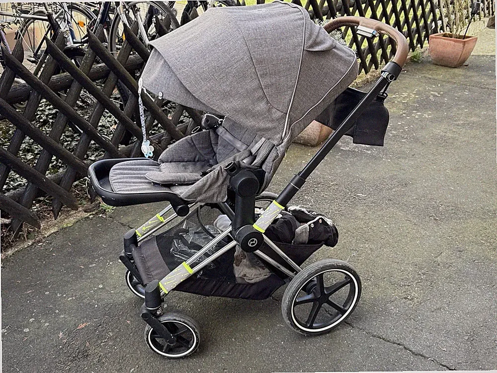 Cybex-Priam platinum Kinderwagen+Babysitz und Isofix Station UND ZUBEHÖR 2023