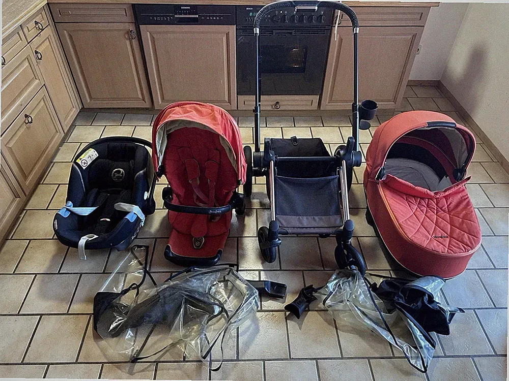 Cybex Priam Platinum Roter/Metallrahmen Kinderwagen