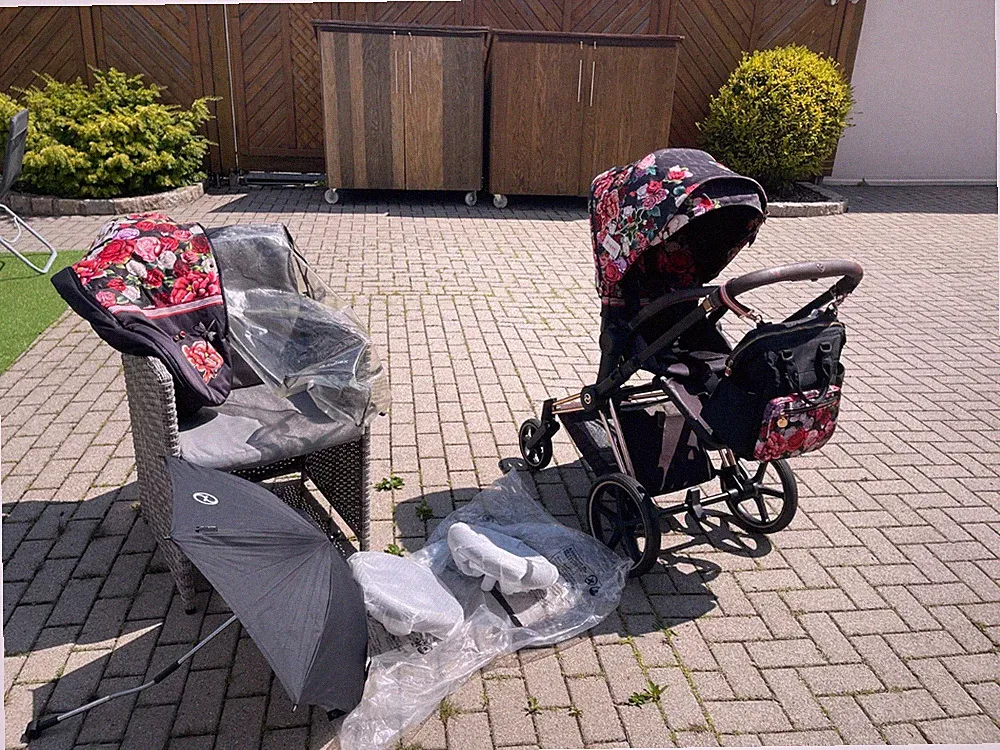 Cybex Priam Platinum Spring Blossom dark/Rose-Gold -Kinderwagen mit viel Zubehör
