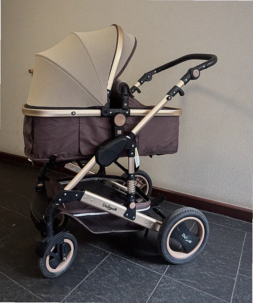 Daliya klassischer Kinderwagen mit Babywanne, faltbar, Beige/Braun
