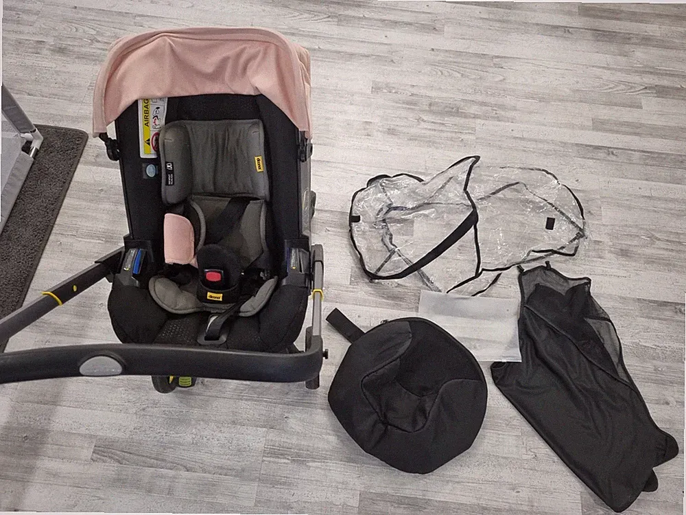 Doona Kinderwagen mit Zubehör