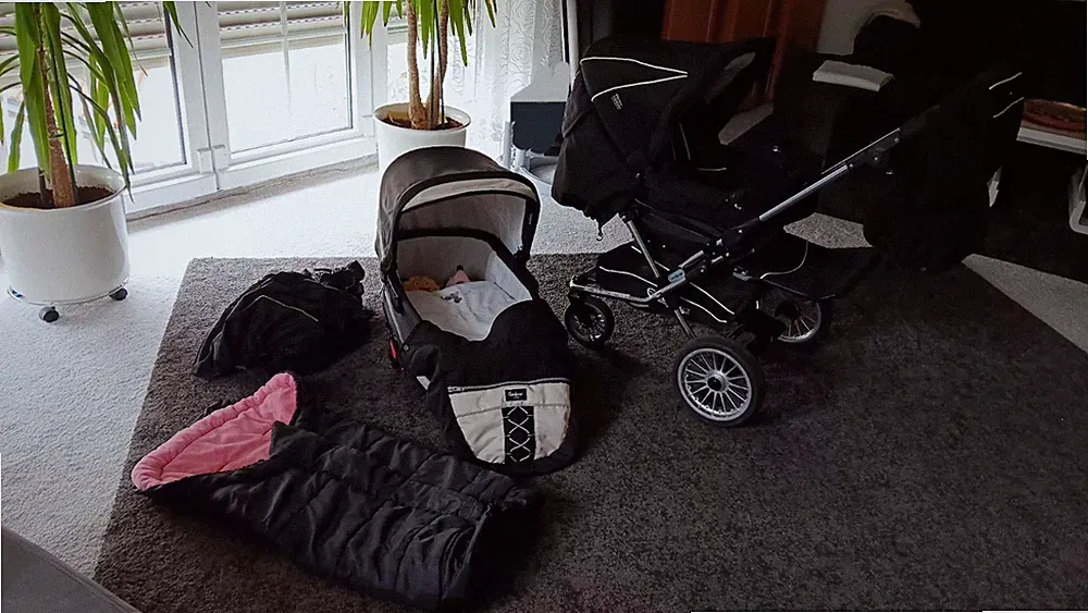 Emmaljunga Kinderwagen - Babywanne + Sportsitz mit Zubehör