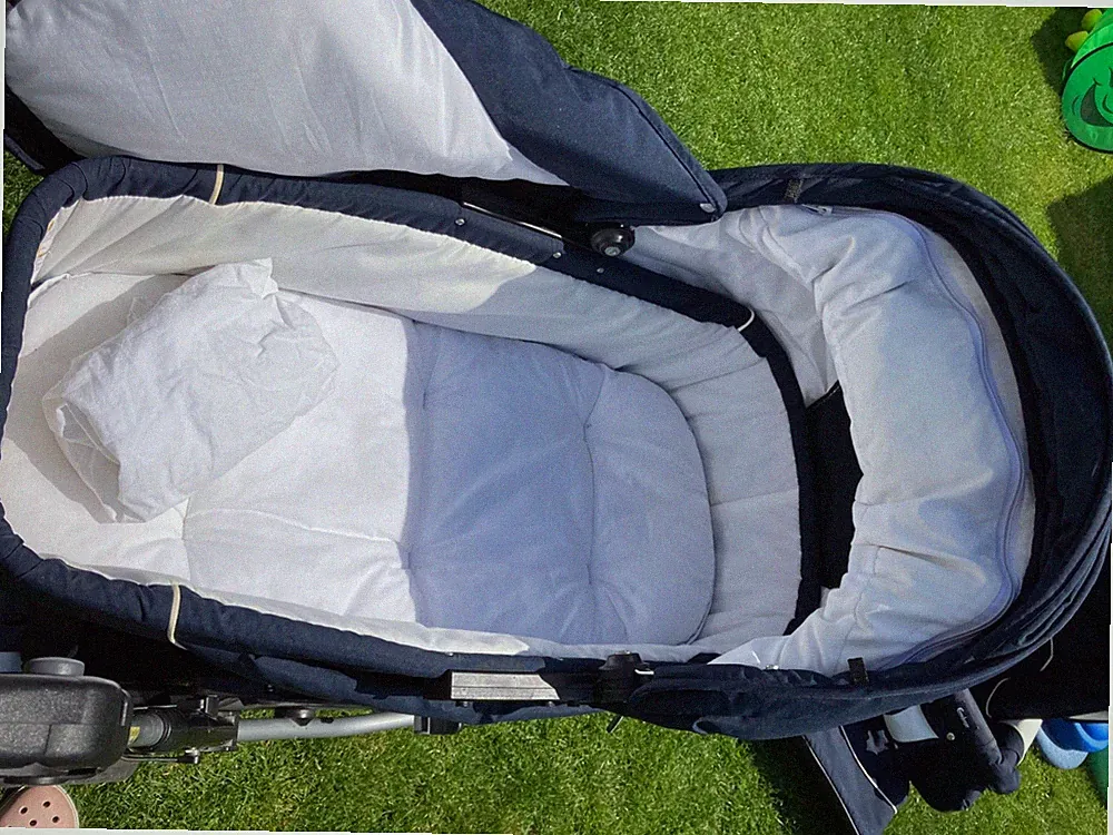 Emmaljunga Kinderwagen navy blau, Babyschale und Sportaufsatz
