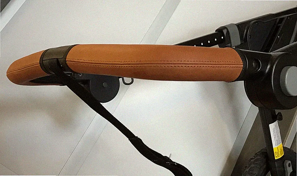 Emmaljunga NXT 90 Echtleder Schiebergriffe Cognac