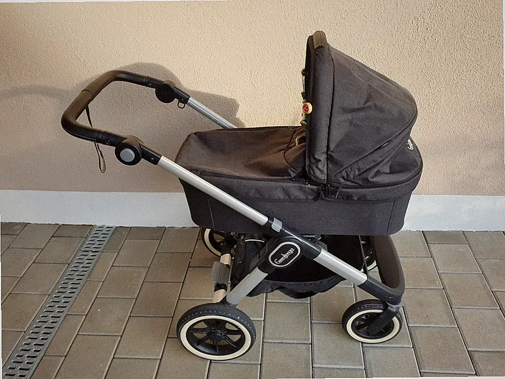 Emmaljunga Nxt90 Kinderwagen und Buggyaufsatz