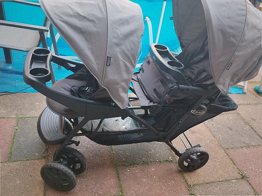 Graco Buggy Zweisitzer klappbar mit Regenschutz grau/schwarz