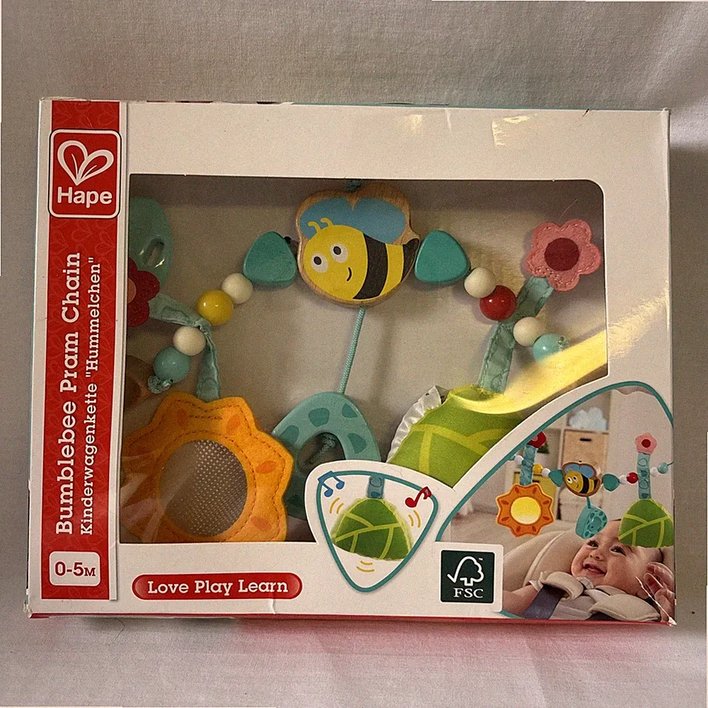 Hape E0021 - Kinderwagenkette "Hummelchen", einfache Befestigung, ab Geburt ✅