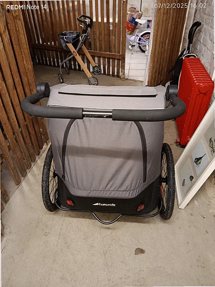 Hauck children bike trailer/jogger-good condition