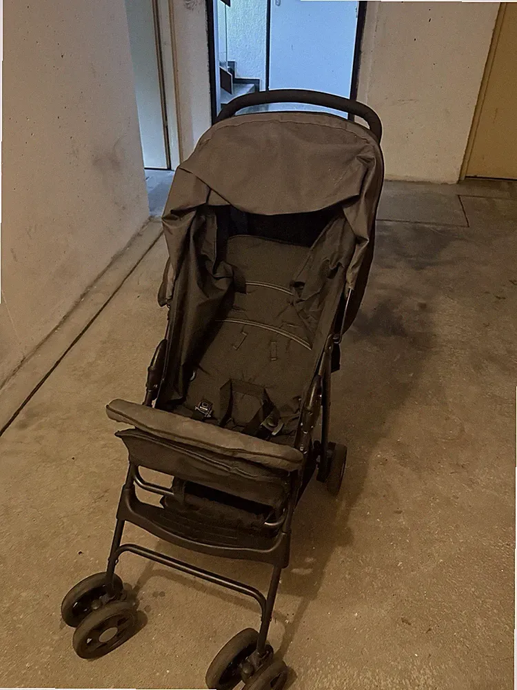 hauck Essential Buggy Kinderwagen - Schwarz/Blau (171523)