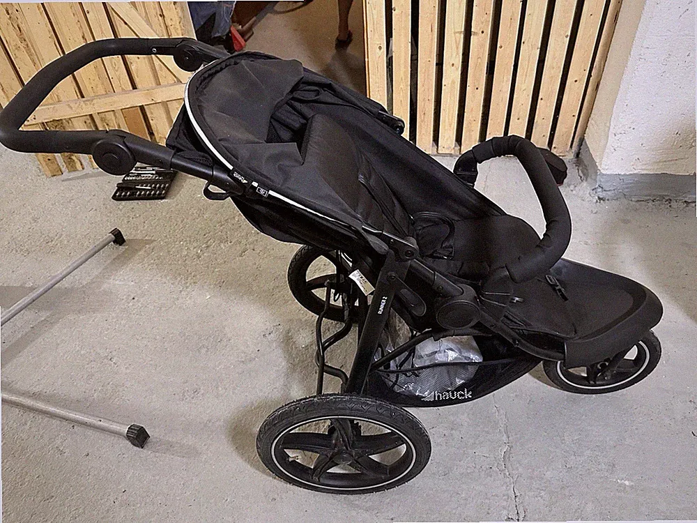 Hauck Jogger Kinderwagen Buggy Dreirad schwarz faltbar mit Verdeck & Korb