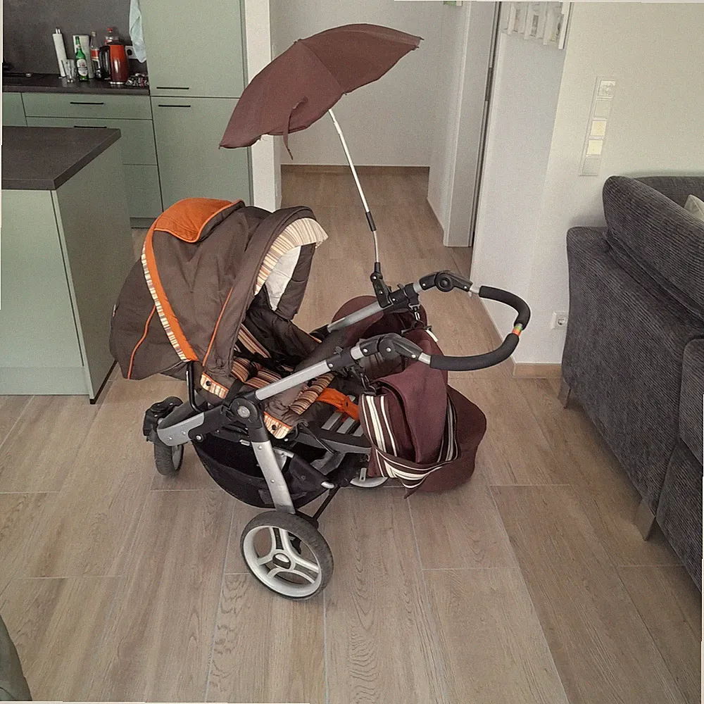 Hier biete ich einen gut erhaltenen Kindersportwagen der Marke Teutonia an.