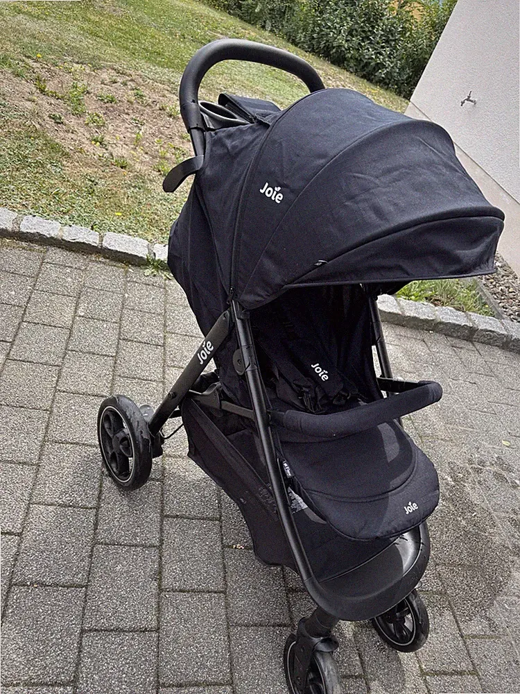 Joie Buggy schwarz faltbar, 5-Punkt-Gurt, Sonnendach & Einkaufskorb