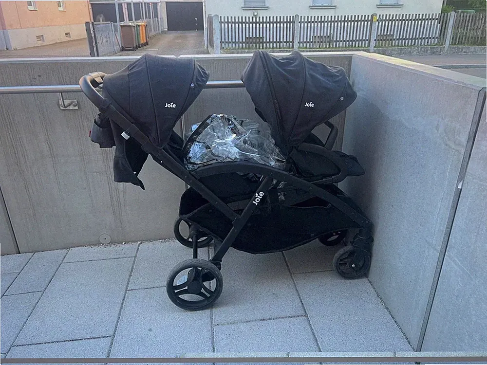 Joie Buggy Zweisitzer schwarz faltbar Verdeck Rückenlehne Gurt Korb
