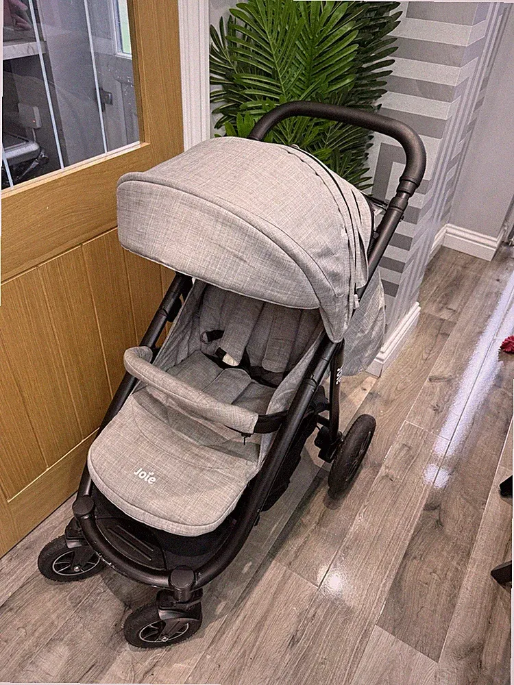 Joie Mytrax Flex Kinderwagen - Grau inklusive Regenschutz