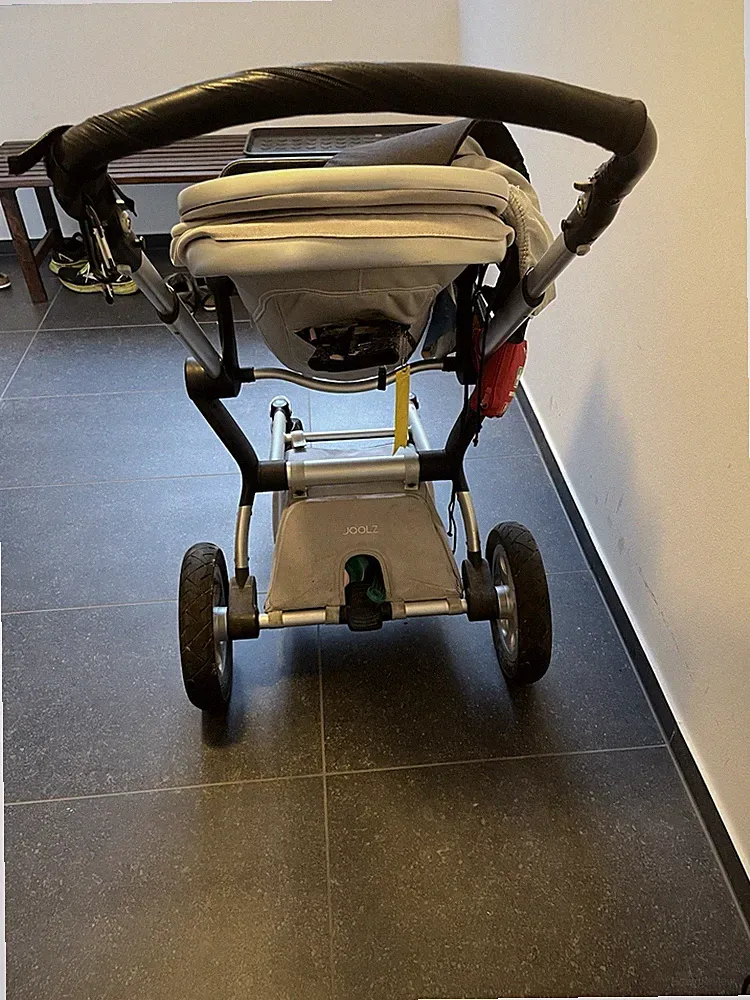 Joolz Kinderwagen mit Zubehör - grau - 2 Aufsätze - NP 899 €