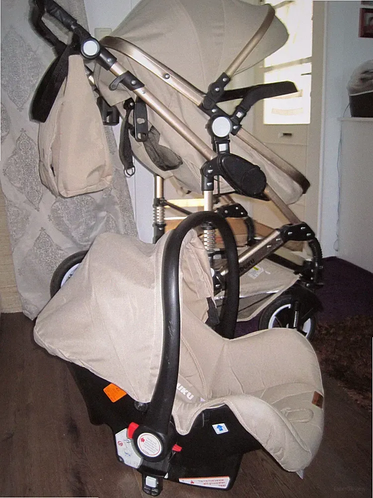 KIDUKU Kombi-Kinderwagen mit Auto-Babyschale - Braun/Gold