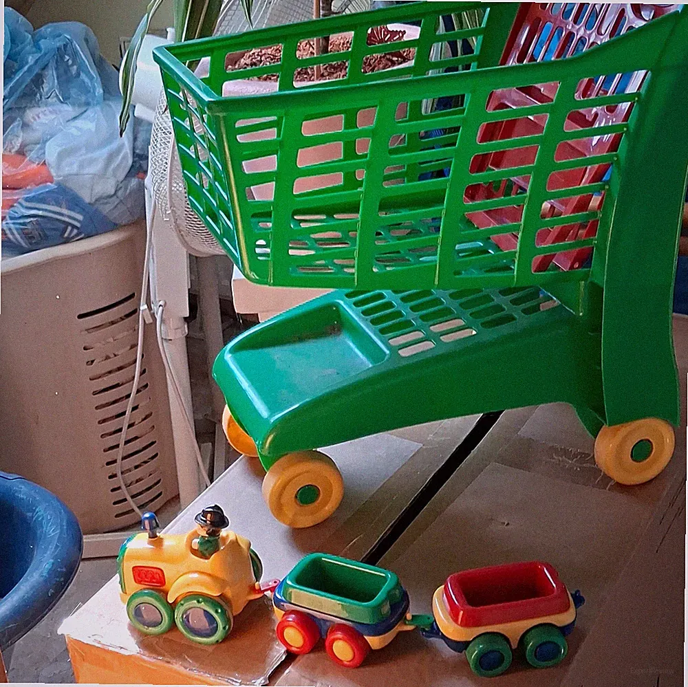 Kinder Spielzeug-Einkaufswagen Kaufladen aus Kunststoff mit Sitz, grün