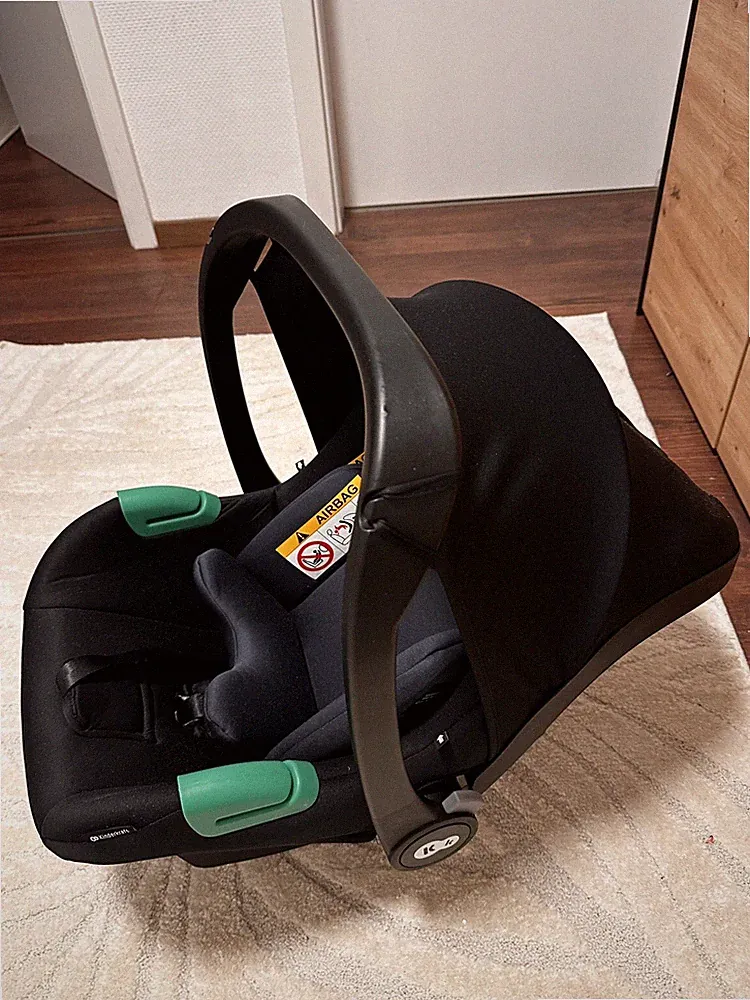 Kinderkraft, Autositz mit Adaptern