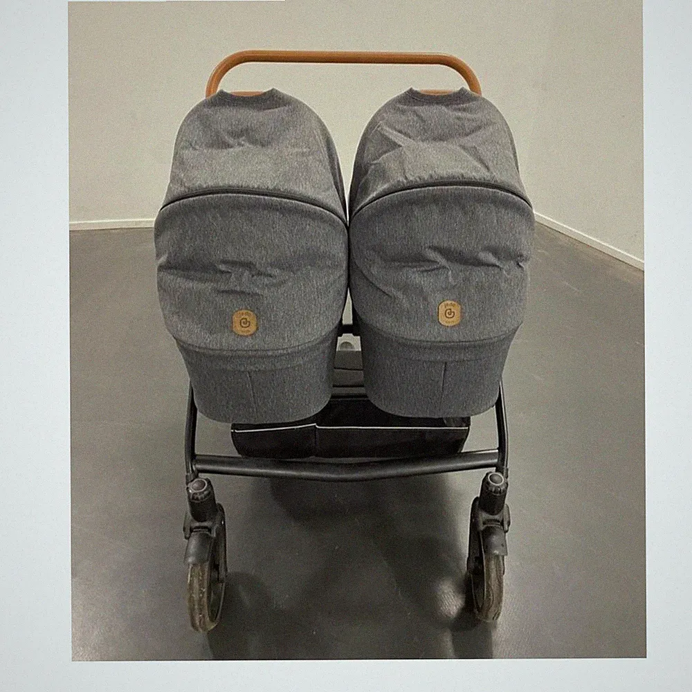 Kinderkraft Zwillingskinderwagen grau, Zweisitzer, faltbar