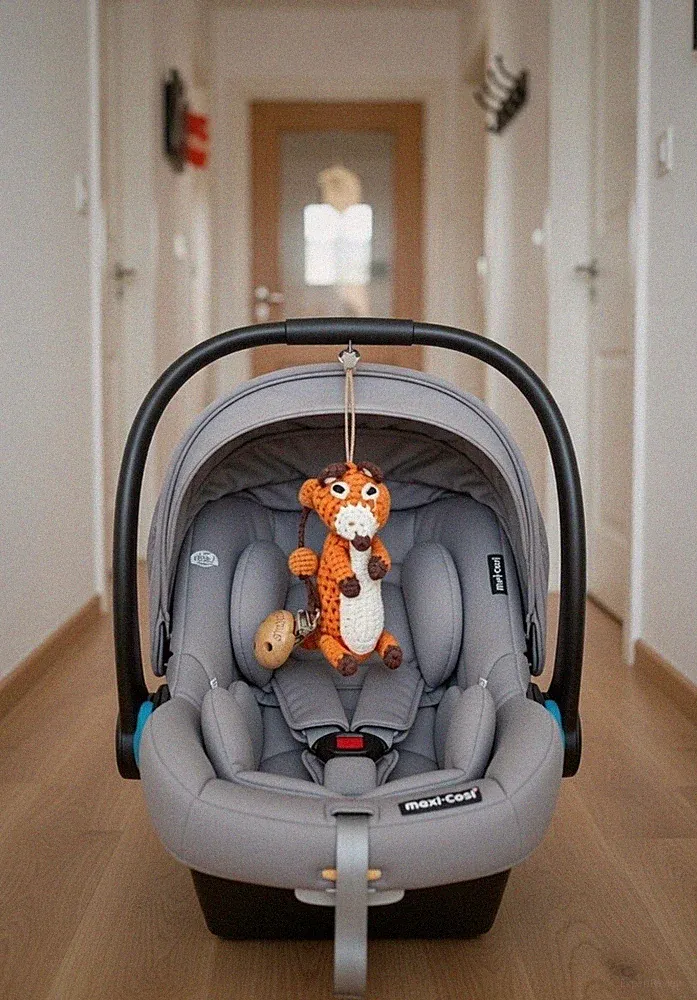 Kinderwagen Anhänger mit Fluchs ( gehäkelt I orange Maxi Kosi