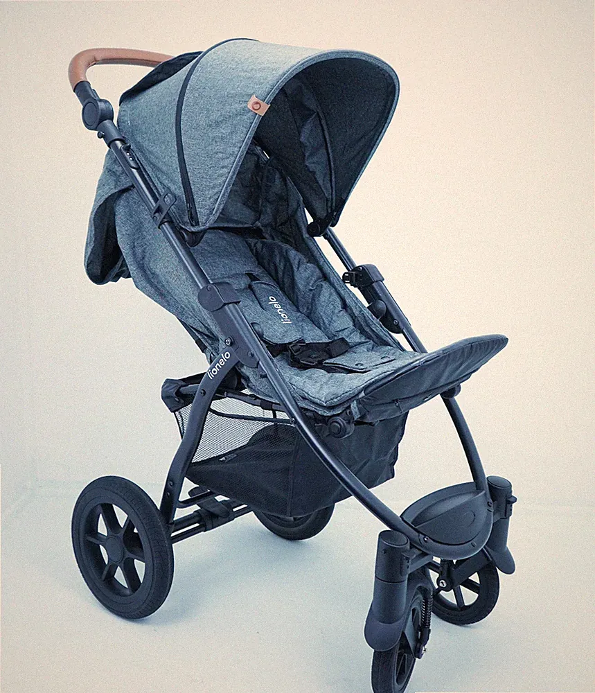 Kinderwagen mit Feststellbremse