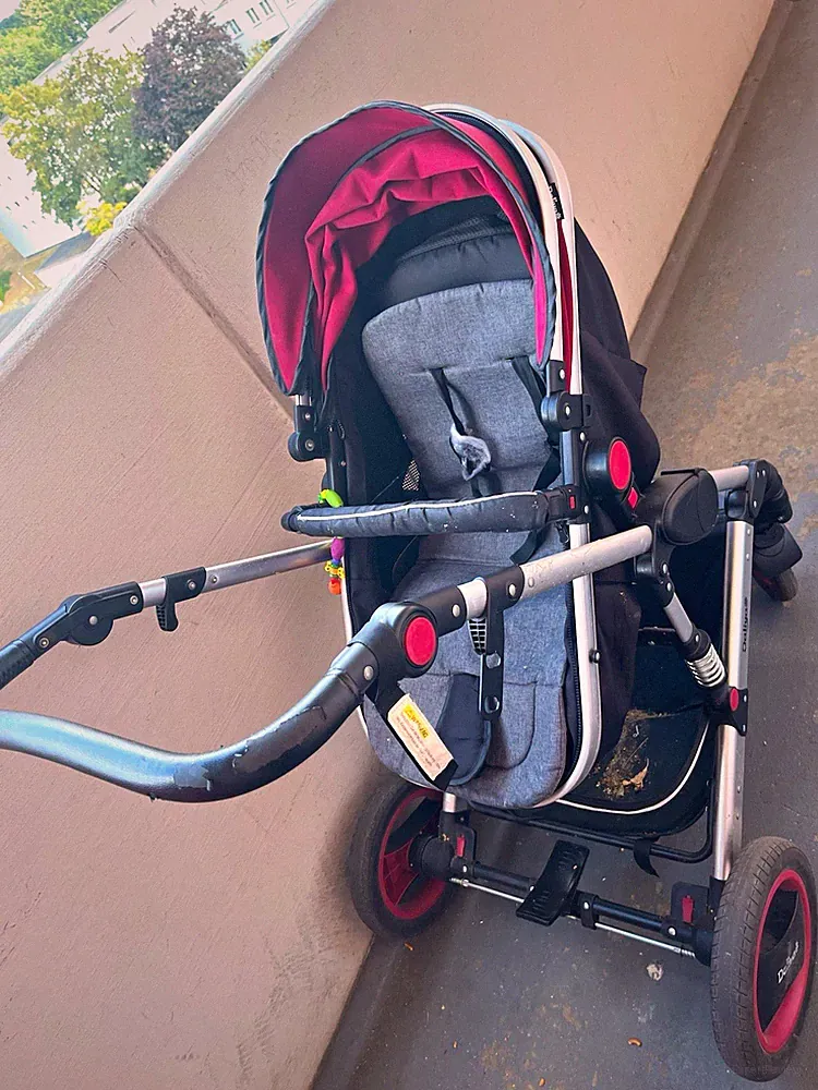 Kinderwagen Dreirad Buggy 3 Räder faltbar mit Verdeck 5-Punkt-Gurt grau/rot