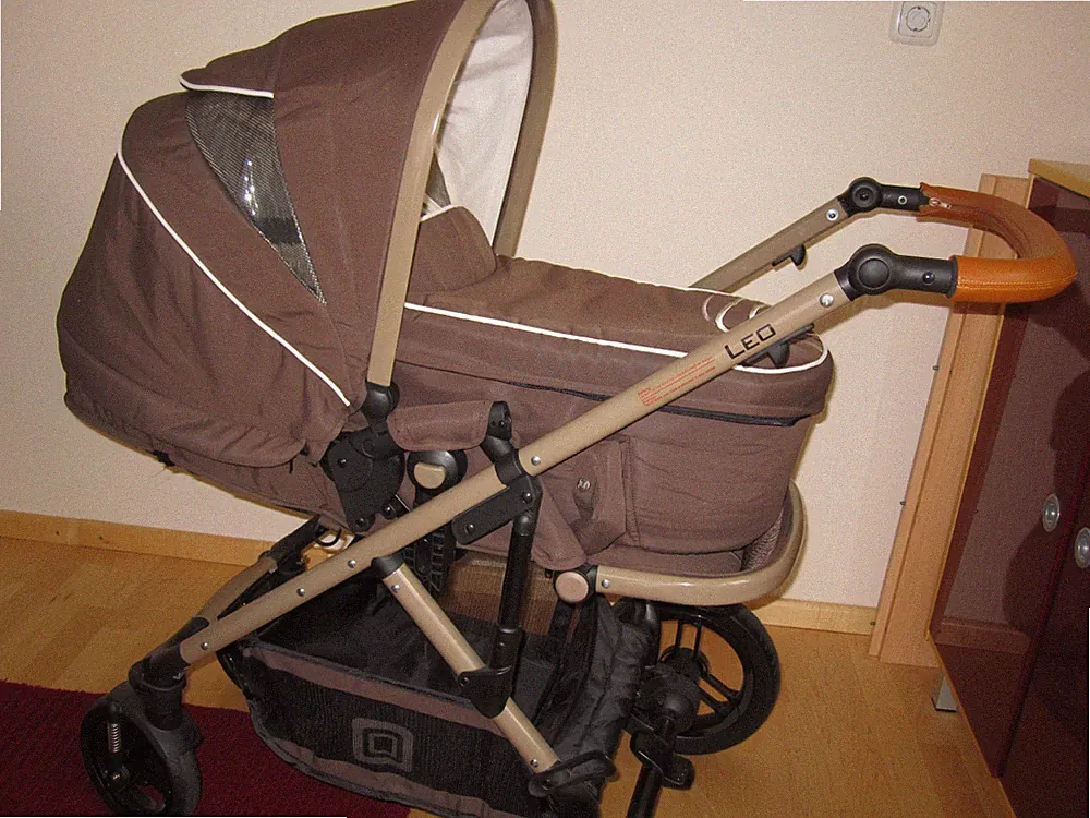 Kinderwagen MOON Leo ; umbaubar als Sportwagen incl.Babyschale,Fußsack