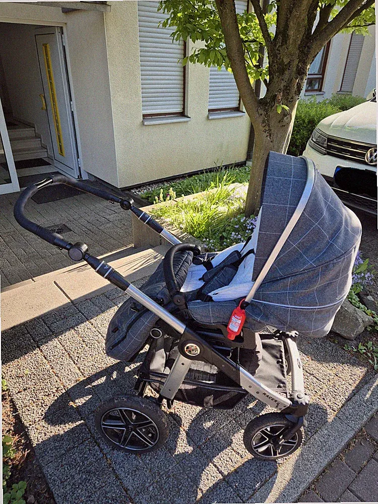 Kinderwagen Racer GTS von HARTAN mit Zubehör und BABYSCHALE Cloud Z i-Size CYBEX