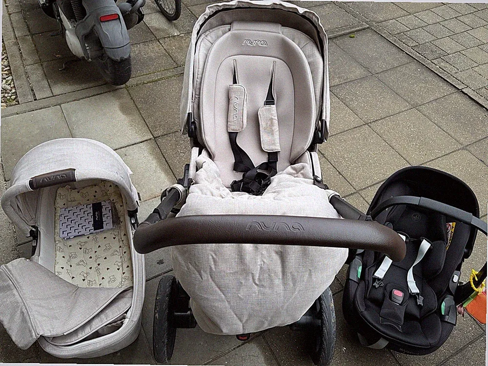 Kinderwagen Set von nuna + Babyschale von maxicosi Mit liegefunktion