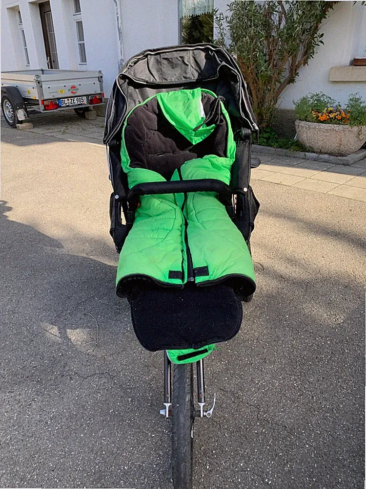 KINDERWAGEN TFK Jogger III schwarz Luftreifen mit Fusssack und Skateboard
