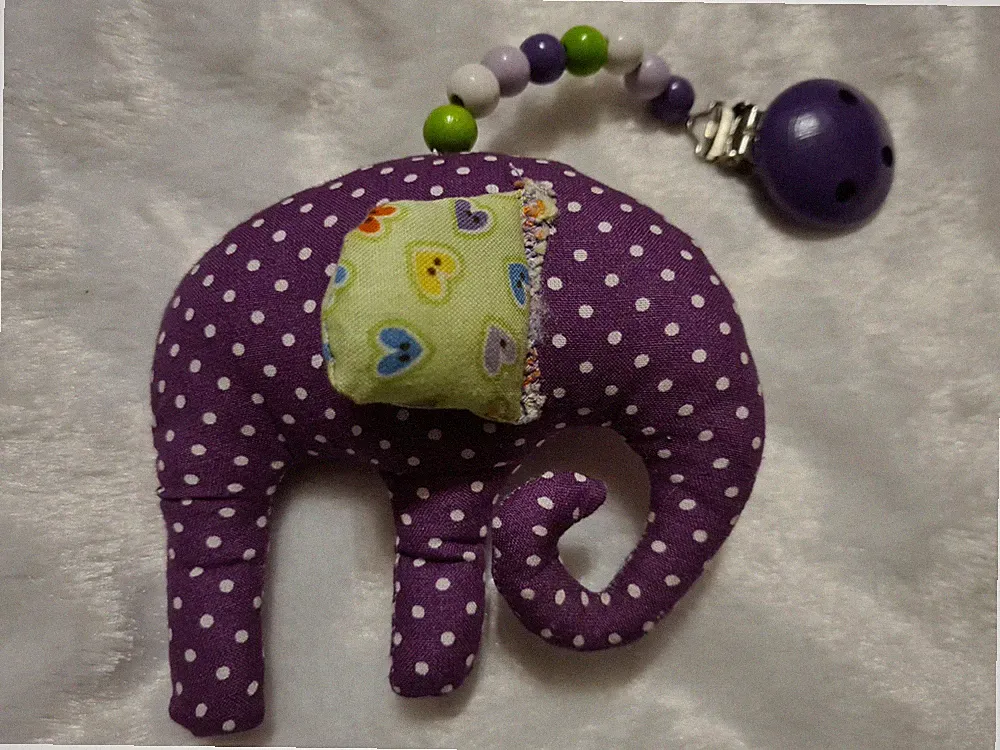 Kinderwagenanhänger Elefant lila grün Handarbeit Kinderwagenkette