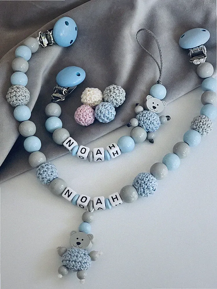 Kinderwagenkette & Schnullerkette mit Namen Junge Blau Teddy Bär große Perlen