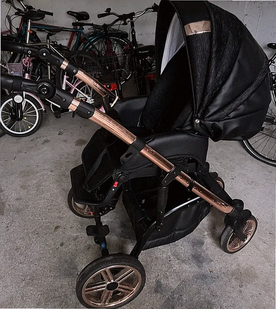 Kombikinderwagen schwarz Kupfergestell, verstellbare Rückenlehne, große Räder