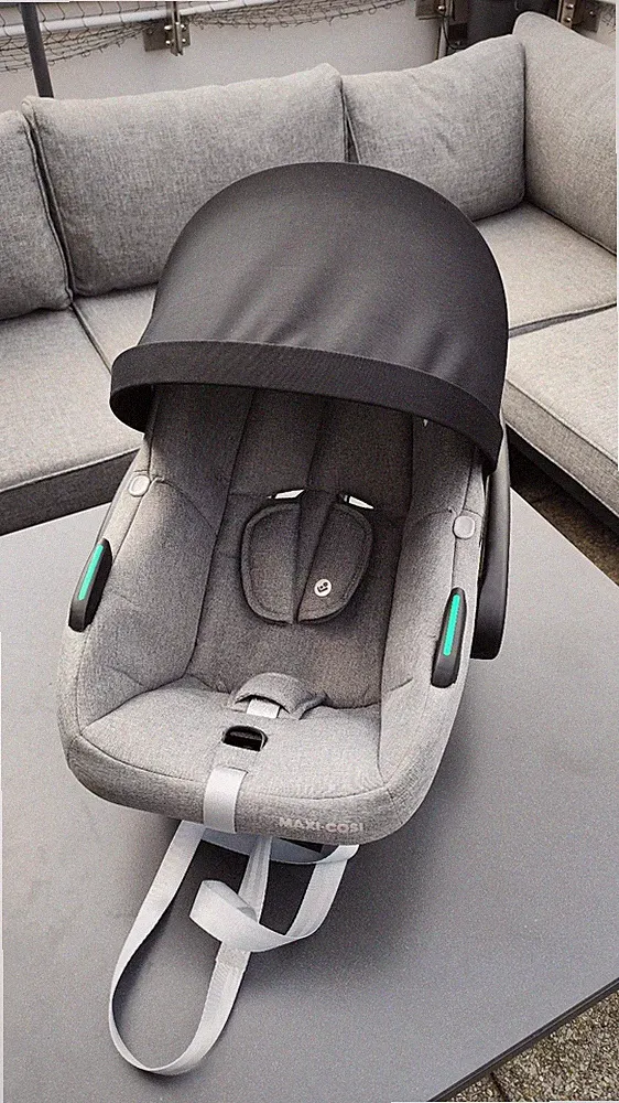 Maxi Cosi CabrioFix i-Size Babyschale grau