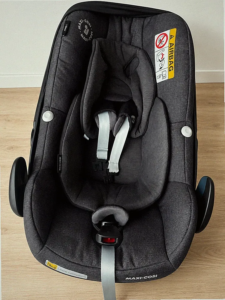 Maxi-Cosi i-Size Babyschale schwarz grau Isofix Kinderwagen Adapter