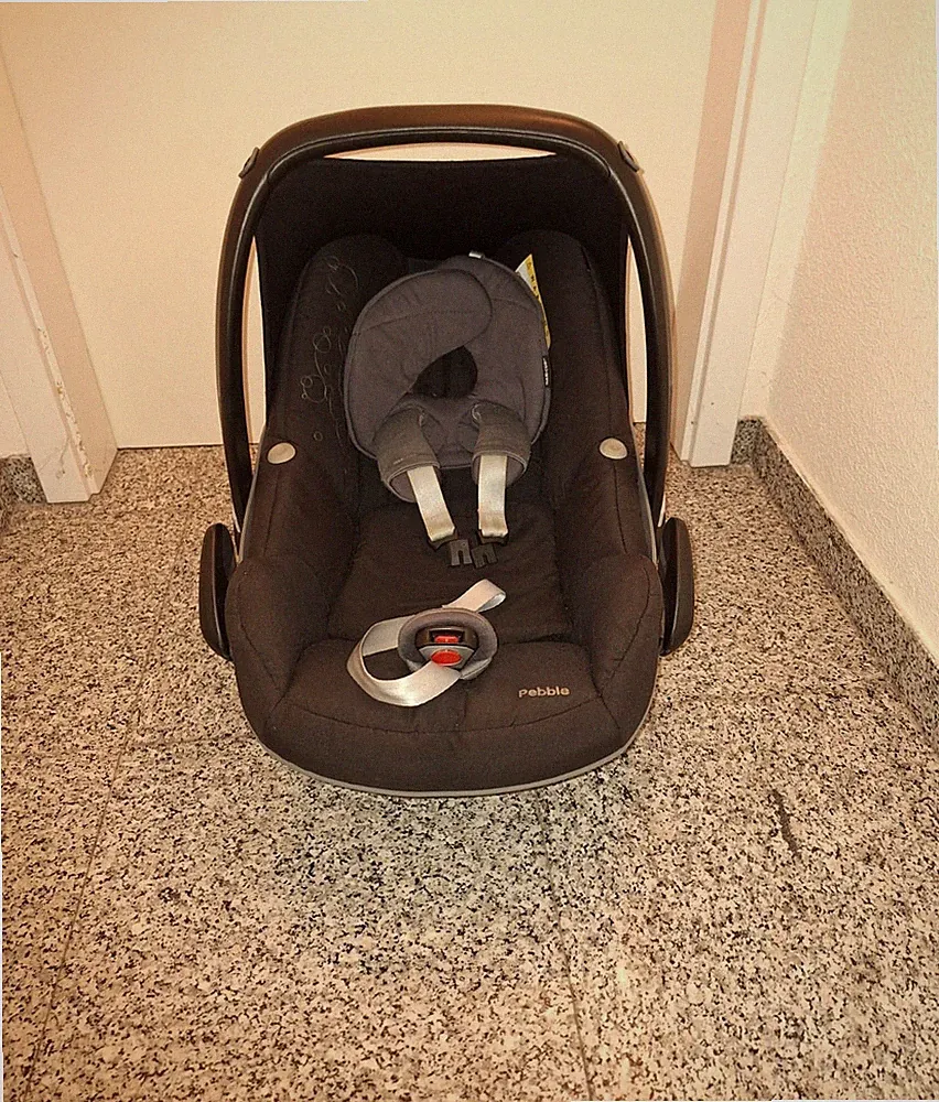 Maxi-Cosi Pebble mit Adapter für Kinderwagen