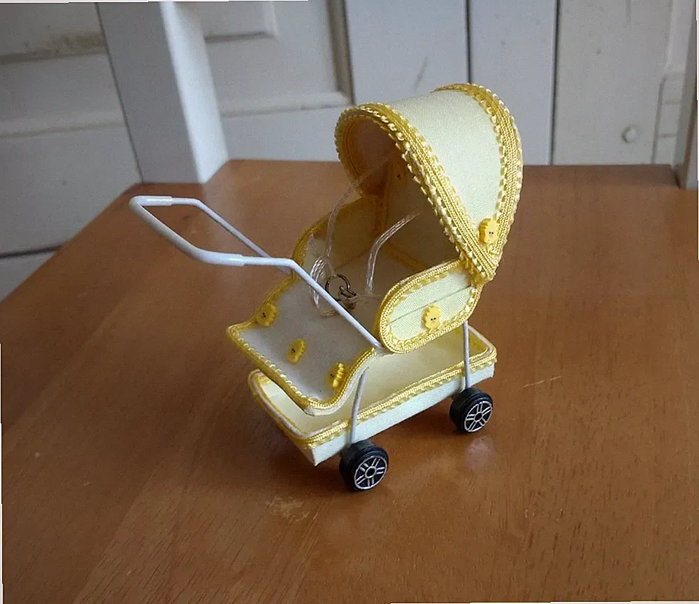 Miniatur Sportwagen Buggy 1:18 für die Puppenstube