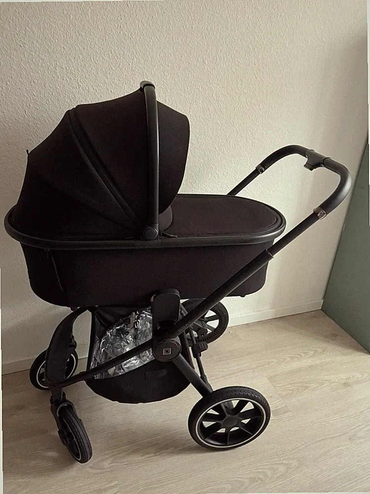 Moon Resea+ Kombikinderwagen + Cybex Babyschale Kinderwagen