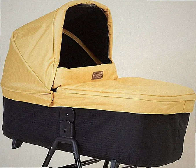 Mountain Buggy neues Modell heritage V4 Babywanne carrycot - solare gelb - NEU