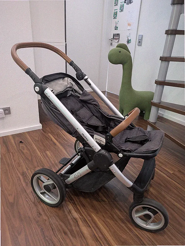 Mutsy Evo Kinderwagen Komplettset – Sitz, Tragewanne, Luftreifen + unbenutzte Or