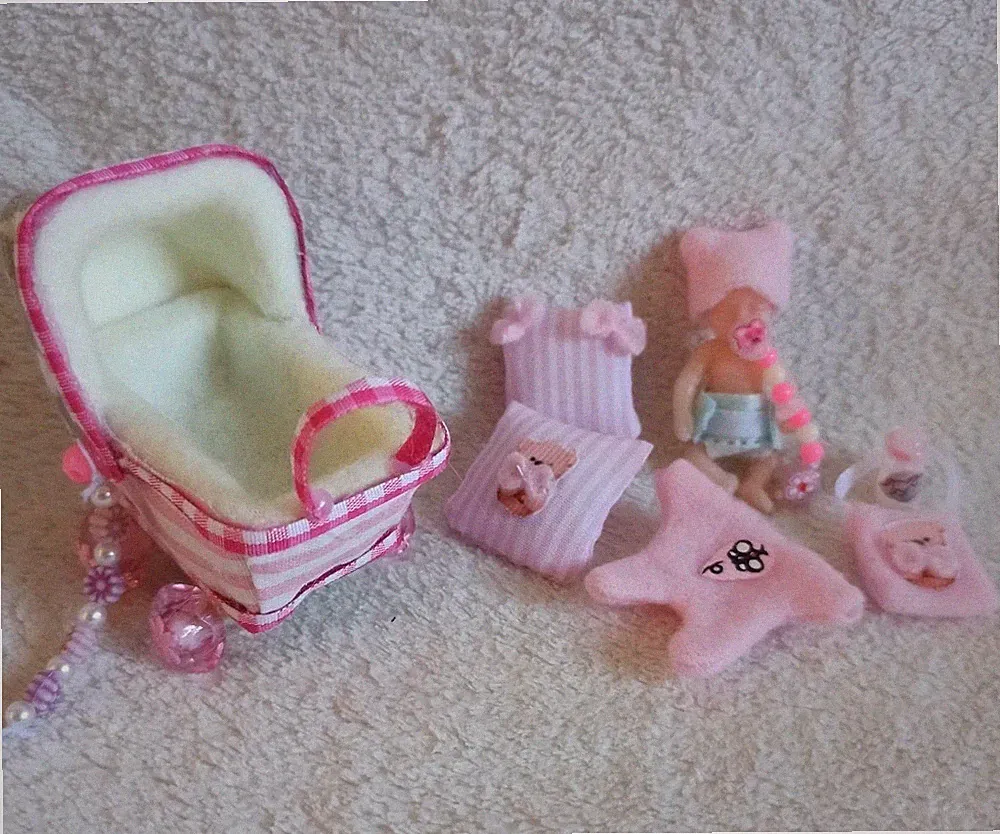 ooak miniatur Baby 5cm Silikon Nuckel Kleidung Zubehör Puppenstube Kinderwagen